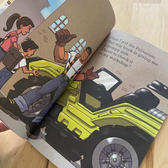 Vintage Tonka Joe & Lego 2 Early Reader Paperback Book Bundle - Picture 8 of 11